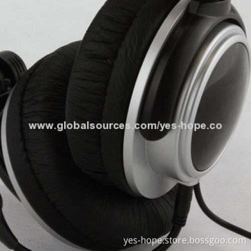Portable computer game console headphones with mic
